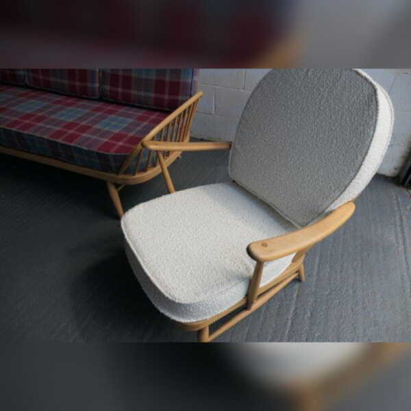 Ercol 203 in Cristina Marrone Ivory